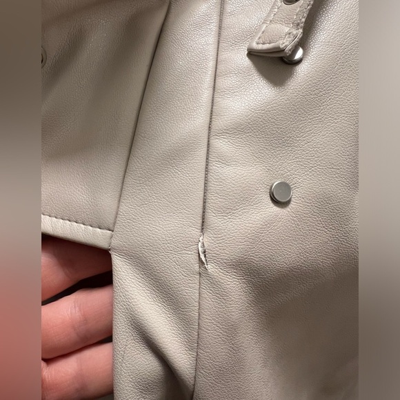 20. Maniere De Voir Faux leather Pants - Picture 16 of 16